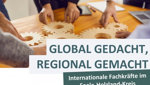 Titelgrafik zur Veranstaltung „Global gedacht, regional gemacht: Internationale Fachkräfte im Saale-Holzland-Kreis“ am 4. Dezember 2026 in Eisenberg mit IQ-Netzwerk-Logo und Förderlogos.